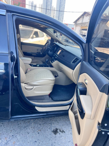 Kia Carnival 2016 ក្នុងលឿងបើក ដំបូល