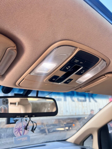 Kia Carnival 2016 ក្នុងលឿងបើក ដំបូល