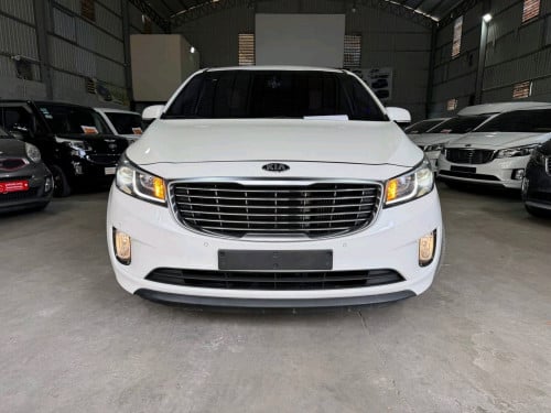 Kia Carnival 2017full option ទ្វាអូតូបី