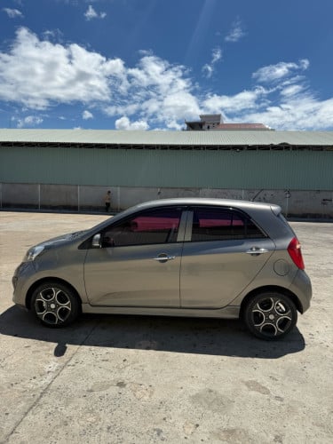 Kia morning 2012 smart key ម្ចាស់ដេីម ទី ១ តំលៃ 7300$