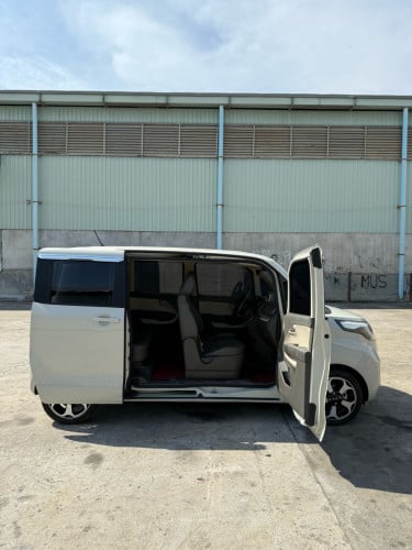 Kia ray 2012 full option smart key ឡានស្អាតអត់បុកប៉ះ អត់ស្ងោរដូរពណ៌ ធានាគ្រប់យ៉ាង 2 ខែ