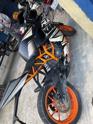 KTM RC 200 ឆ្នាំ 2015