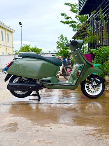 Lambretta X300