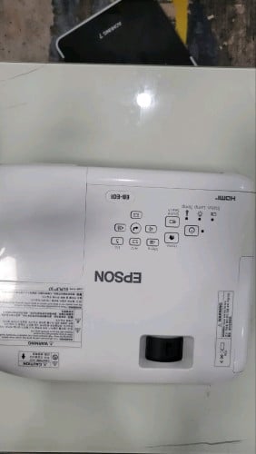 LCD projector Epson EB-E01