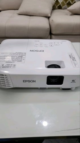 LCD projector Epson EB-E01