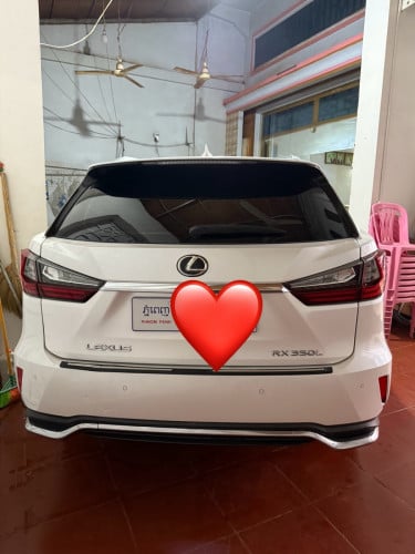 Lexus 350L តួវែងកៅអី៣ជួរ