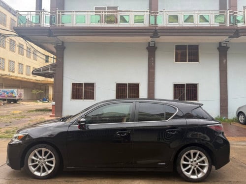 Lexus CT 200h 2012 For Rent /出租