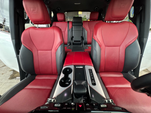 Lexus Lx600 F-Sport 2022 Full Options ទ្វារបុឺតអូតូ 4 ទ្វារ 2 keys ម៉ាស៊ីន : V6 3.5L Twin Turbo