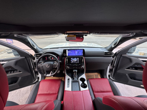 Lexus Lx600 F-Sport 2022 Full Options ទ្វារបុឺតអូតូ 4 ទ្វារ 2 keys ម៉ាស៊ីន : V6 3.5L Twin Turbo