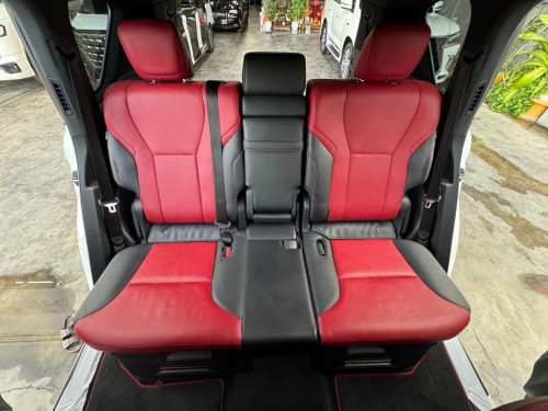 Lexus Lx600 F-Sport 2022 Full Options ទ្វារបុឺតអូតូ 4 ទ្វារ 2 keys ម៉ាស៊ីន : V6 3.5L Twin Turbo