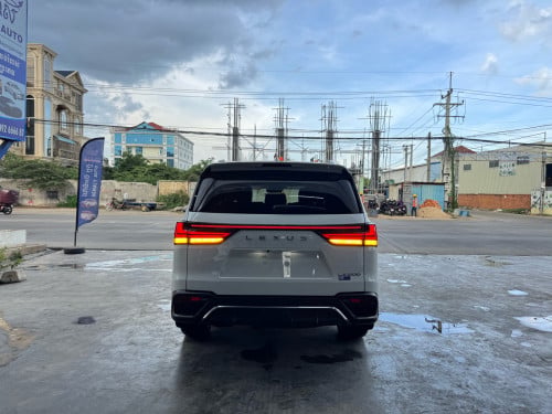 Lexus Lx600 F-Sport 2022 Full Options ទ្វារបុឺតអូតូ 4 ទ្វារ 2 keys ម៉ាស៊ីន : V6 3.5L Twin Turbo