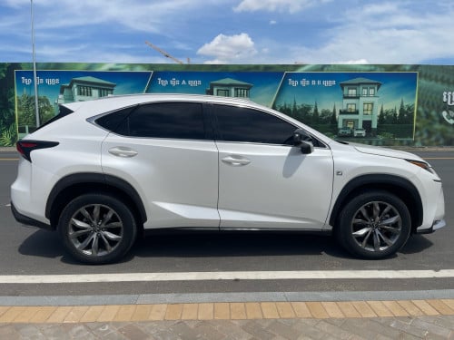 LEXUS NX200t F-SPORT ម្ចាស់ដើម ចង់លក់
