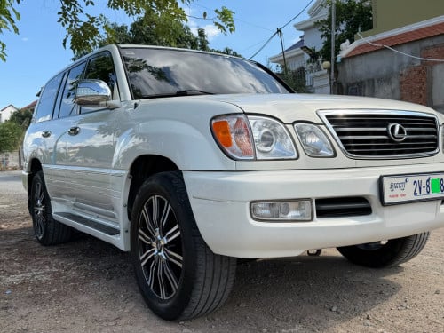 LX 470 ឆ្នាំ 01 សាណុំសុីន 100% ថ្មីគ្មានកន្លែងទាស់