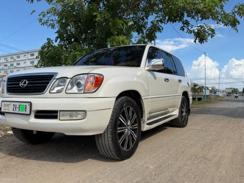 LX 470 ឆ្នាំ 01 សាណុំសុីន 100% ថ្មីគ្មានកន្លែងទាស់
