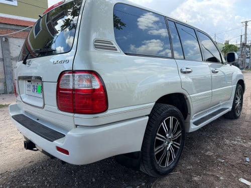LX 470 ឆ្នាំ 01 សាណុំសុីន 100% ថ្មីគ្មានកន្លែងទាស់