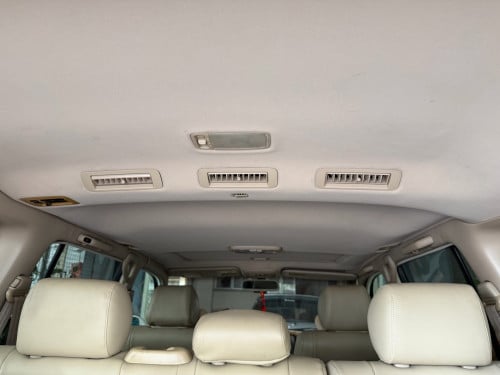 LX 470 ឆ្នាំ 01 សាណុំសុីន 100% ថ្មីគ្មានកន្លែងទាស់