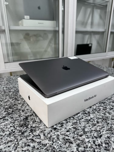 MacBook Air 13inch 2018 condition 99% បំពាក់មកជាមួយ ✨RAM 8 GB✨SSD 512