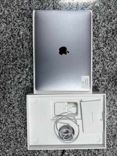 MacBook Air 13inch 2018 condition 99% បំពាក់មកជាមួយ ✨RAM 8 GB✨SSD 512