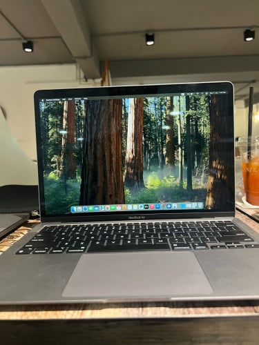 MacBook Air 2020Chip m1 ram8 ssd 256g