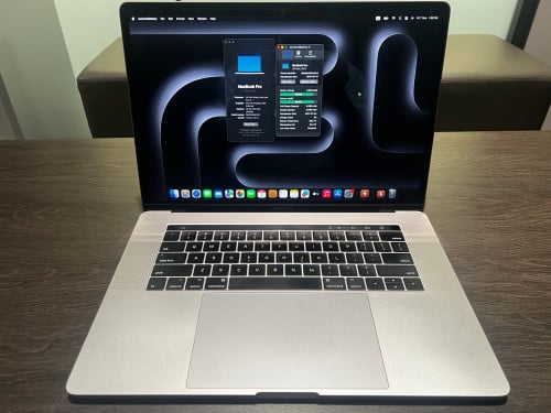 MacBook Pro 2018 15inch | i7 16GB 256GB