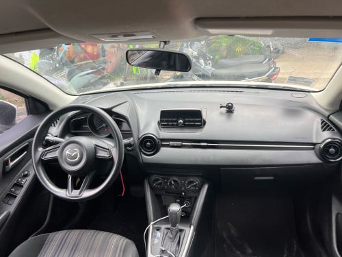 Mazda 2 ឆ្នាំ 2023 ឡានថ្មីខ្លាញ់គោ