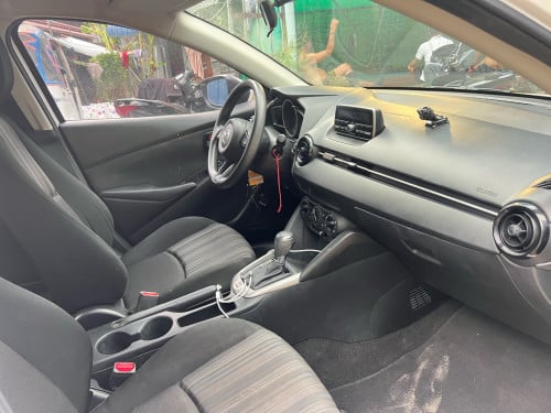 Mazda 2 ឆ្នាំ 2023 ឡានថ្មីខ្លាញ់គោ