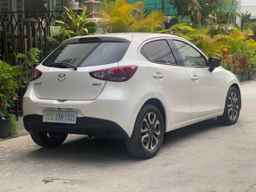 Mazda2 2017 Full Options