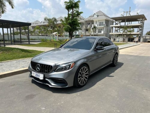 Mercedes Benz C300 2015 For Rent /出租