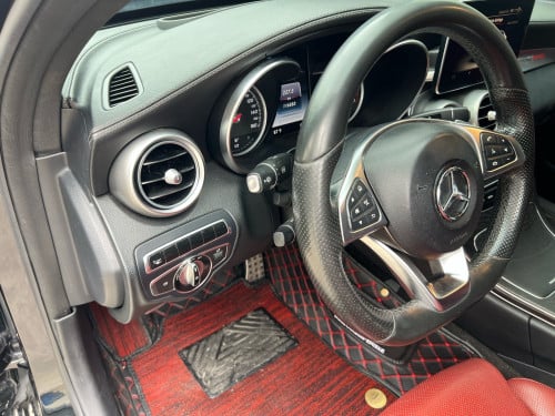 Mercedes C300 AMG Full option