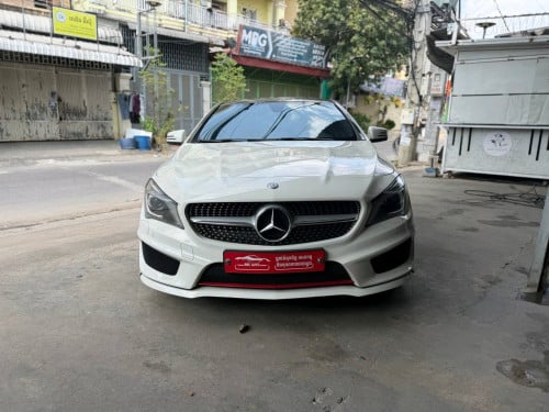 MERCEDES CLA2015