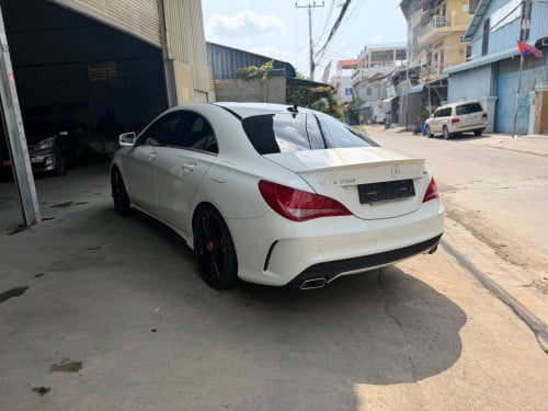 MERCEDES CLA2015