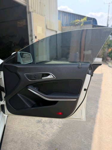 MERCEDES CLA2015