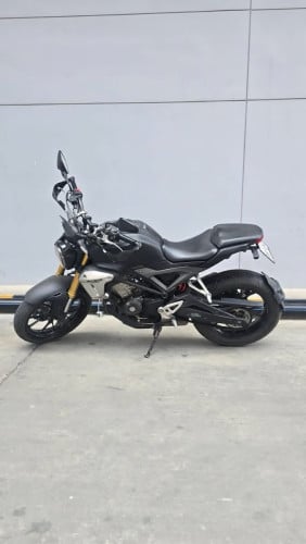 Motorcycle good . ម្ចាស់ទីមួយ