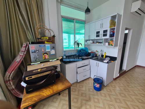 N913 | Top floor, Private terrace 1 Bedroom Apartment For Rent in BKK3