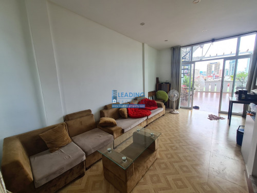 N913 | Top floor, Private terrace 1 Bedroom Apartment For Rent in BKK3