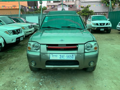 Nissan Frontier ឆ្នាំ 03 ប៉ុង1 សាំង + ហ្គាស
