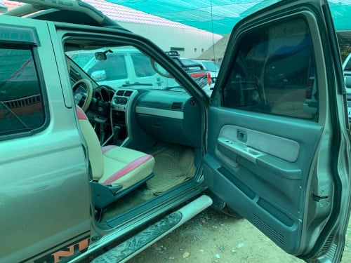 Nissan Frontier ឆ្នាំ 03 ប៉ុង1 សាំង + ហ្គាស