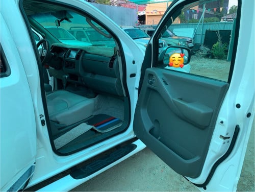 Nissan Frontier ឆ្នាំ 05 ប៉ុង1 សាំង + ហ្គាស