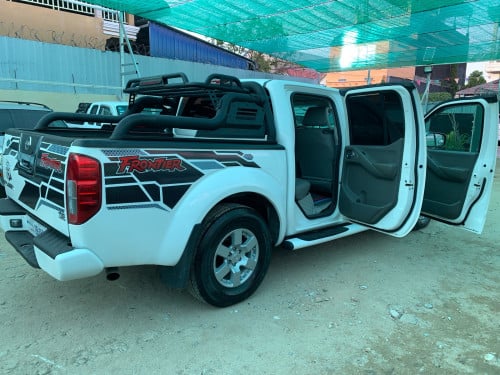 Nissan Frontier ឆ្នាំ 05 ប៉ុង1 សាំង + ហ្គាស
