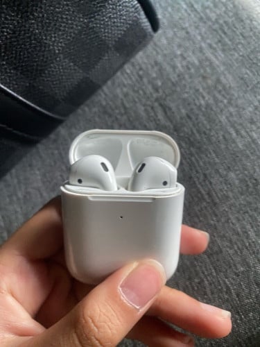 Original AirPod 2 wireless charger