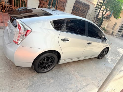 Prius 010 option 4 ឡានថ្មីដាច់តំលៃ14500$0968793333.0314199988