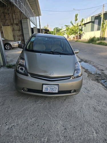 Prius 04 លក់
