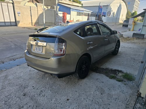 Prius 04 លក់