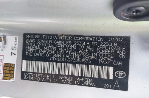 Prius 07 ពាក់កណ្តាលហ្វូលព៌ណប្រាក់ធានាឡានស្អាតអត់ដូរពណ៌អត់កាត់តឡានស្អាត