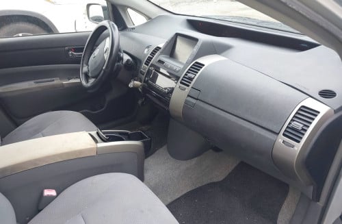Prius 07 ពាក់កណ្តាលហ្វូលព៌ណប្រាក់ធានាឡានស្អាតអត់ដូរពណ៌អត់កាត់តឡានស្អាត