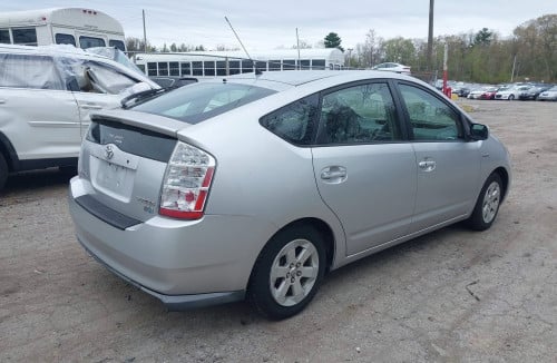 Prius 07 ពាក់កណ្តាលហ្វូលព៌ណប្រាក់ធានាឡានស្អាតអត់ដូរពណ៌អត់កាត់តឡានស្អាត