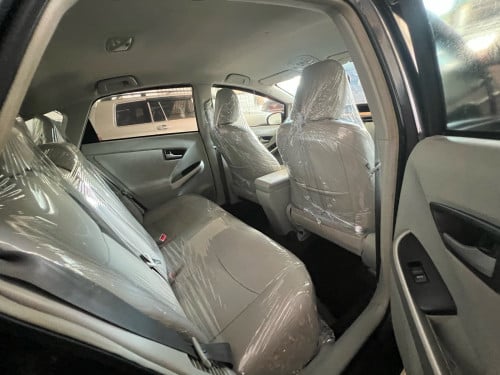 Prius 2010 Option 2 ឡានថ្មី