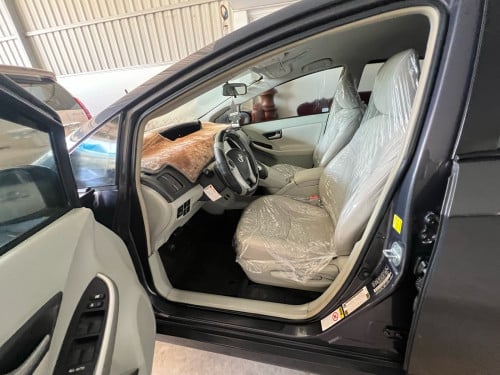 Prius 2010 Option 2 ឡានថ្មី