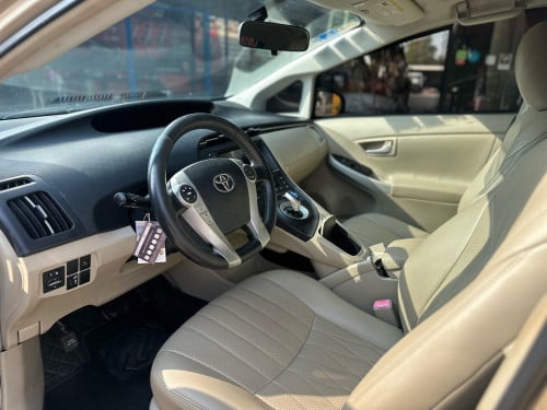 Prius 2011 4 option sola JBL