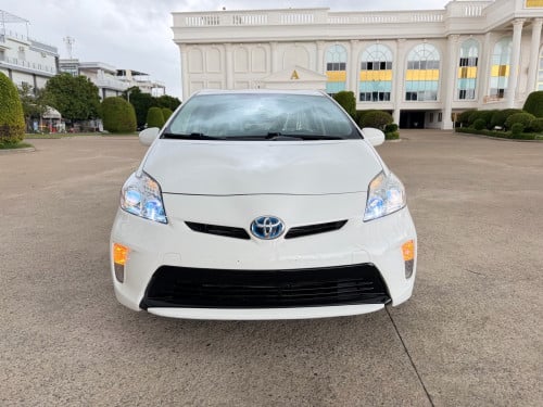 Prius 2013 (ថ្មីណាស់)